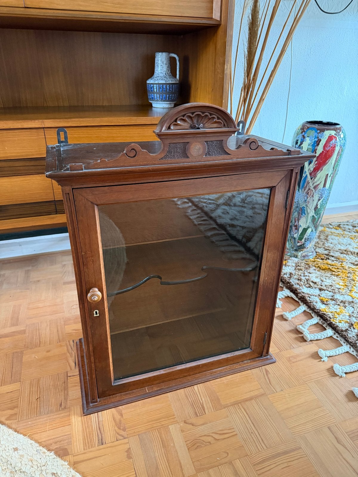 Antiek houten verzamelaars vitrinekastje, Ophalen, Gebruikt, 50 tot 100 cm, Antiek vintage