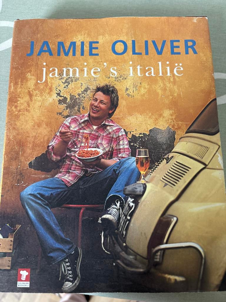 Jamie Oliver - Jamie's Italië Kookboek, Boeken, Ophalen of Verzenden, Gelezen, Italië, Hoofdgerechten
