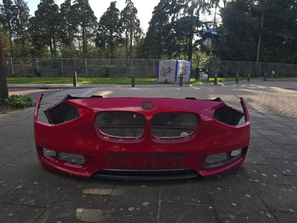BMW F20 / F21 voorbumper en achterbumper A61 karmesinrod, Auto-onderdelen, Carrosserie en Plaatwerk, Ophalen of Verzenden, Voor