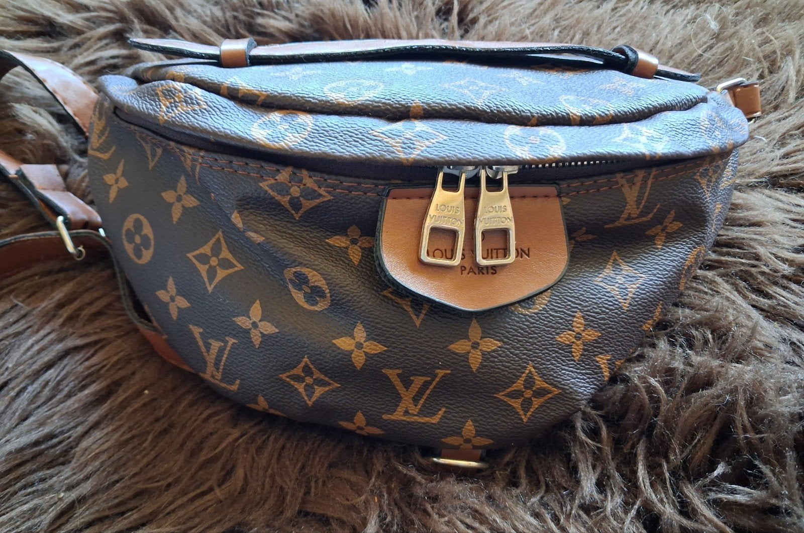 Louis Vuitton Bumbag sale 20 euro, Ophalen of Verzenden, Gebruikt, Bruin, Overige typen