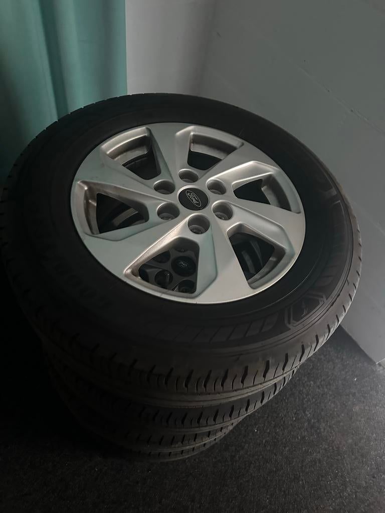 Licht metalen velgen met Goodyear banden 215/65R16C, Auto-onderdelen, Banden en Velgen, 16 inch, Banden en Velgen, Ophalen of Verzenden