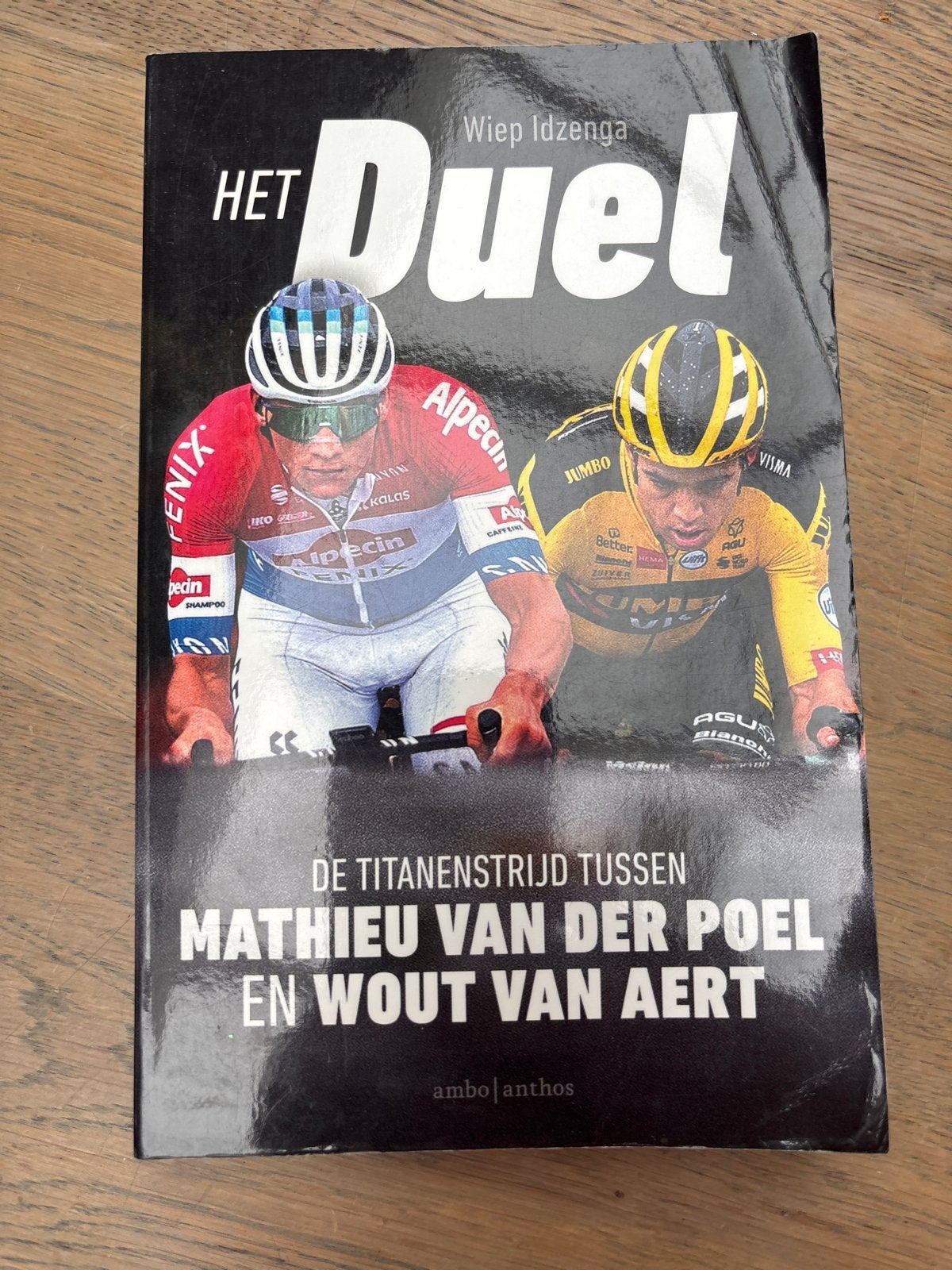 Het Duel: Mathieu van der Poel en Wout van Aert, Ophalen of Verzenden, Zo goed als nieuw, Lopen en Fietsen