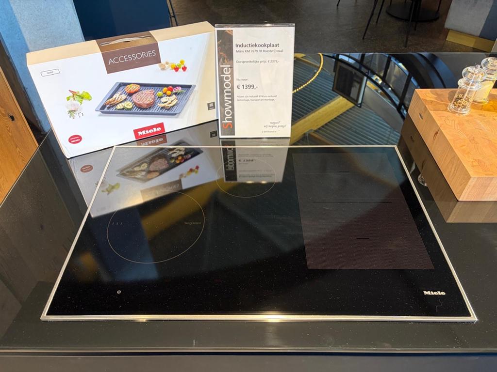 NIEUW Miele inductiekookplaat KM 7679 FR, Witgoed en Apparatuur, Kookplaten, Ophalen, 4 kookzones, Zo goed als nieuw, Inbouw