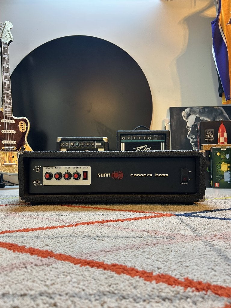 Sunn Concert Bass (Red Knob) - 240V Export