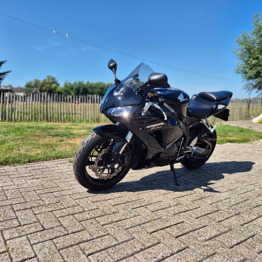 Honda CBR 1000 RR Fireblade 2006 - Zwart, Motoren, Motoren | Honda, Sportuitlaat, 4 cilinders, Motorrijbewijs A, Gebruikt