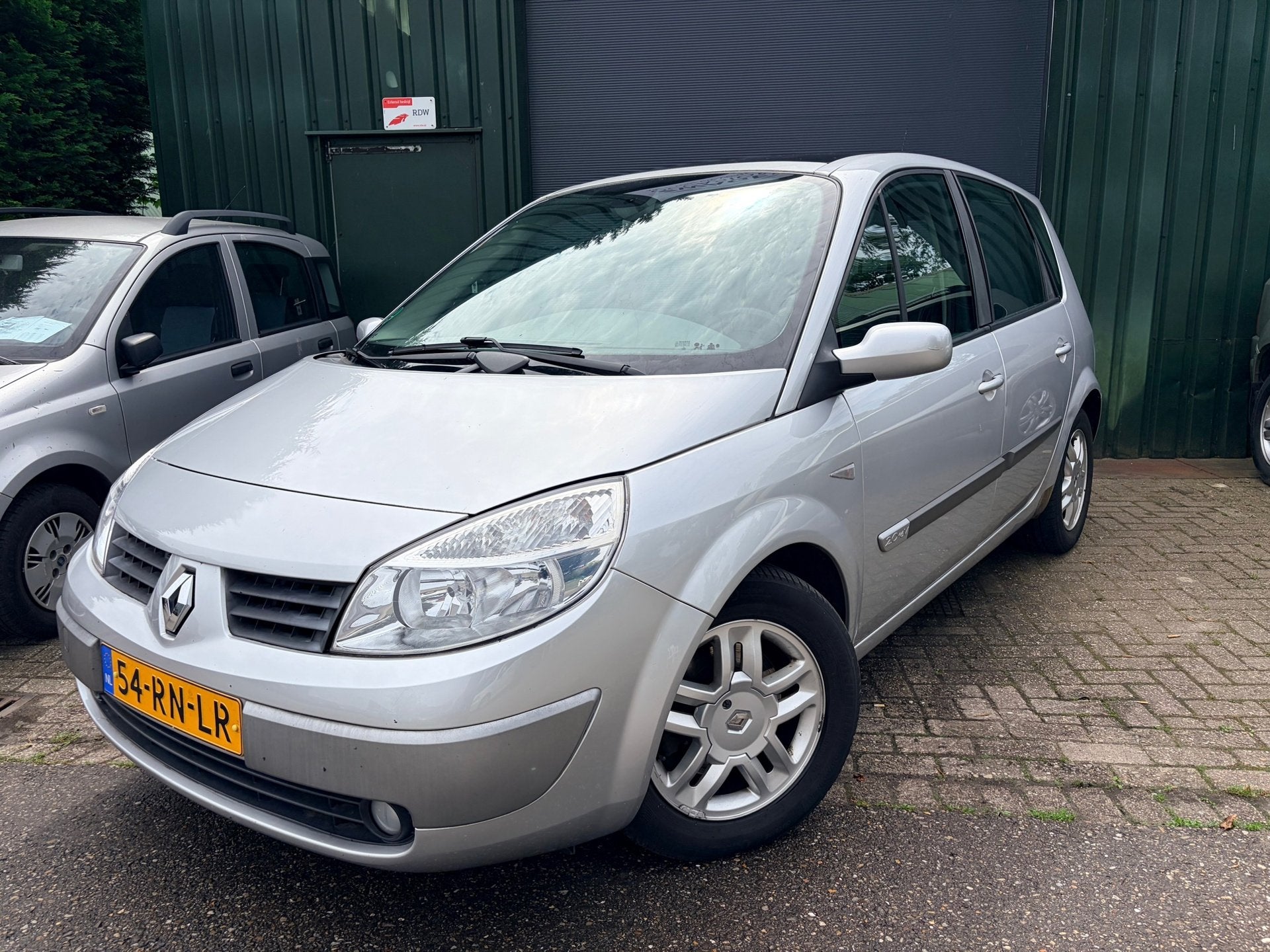 Renault Scénic 2.0-16V Privilège Luxe APK 12-05-2027, Auto's, Renault, 1998 cc, 135 pk, Gebruikt, 4 cilinders