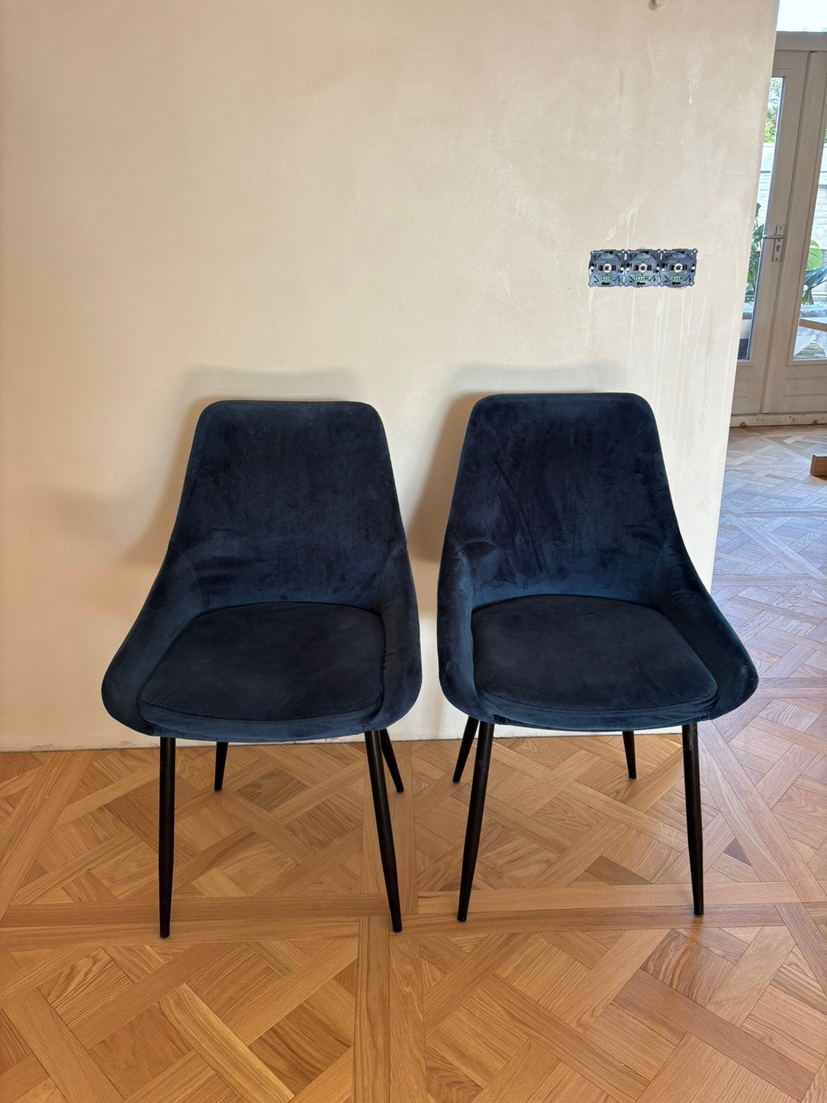 2 x blauwe eetkamerstoelen, Ophalen, Zo goed als nieuw, Blauw, Vier
