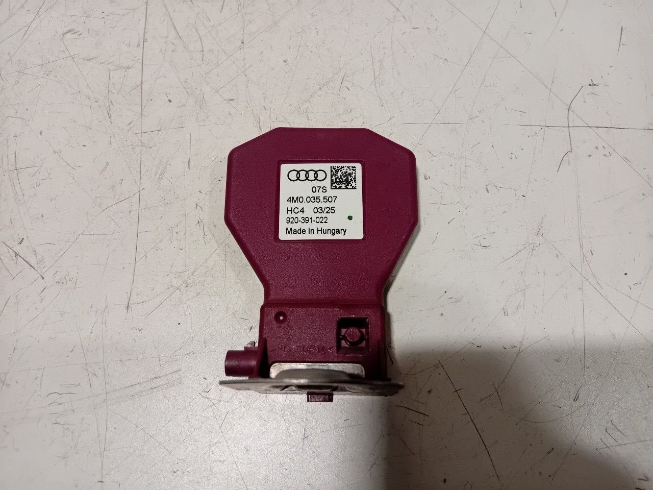Antenne versterker Audi Q8, Ophalen of Verzenden, Van der Ven Autorecycling B.V., Onderdelen@venauto.nl, Ettenseweg 76, 4706 PB Roosendaal, The Netherlands