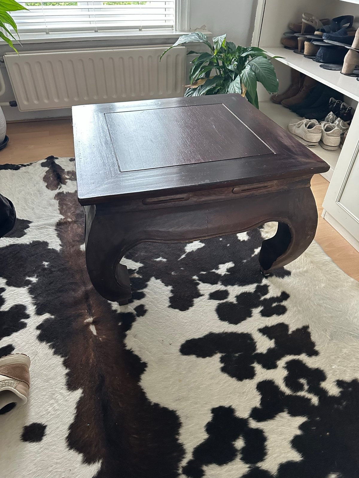 Donkerbruine houten bijzettafel en ladekastje, Huis en Inrichting, Ophalen, Minder dan 55 cm, Gebruikt, 60 cm of meer