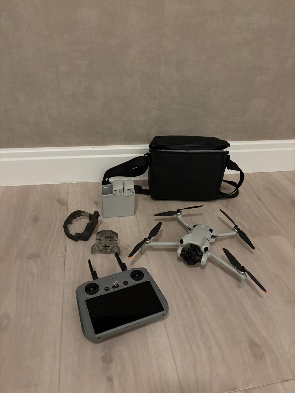 Dji mini 4 pro Fly More Combo | nieuwstaat, Audio, Tv en Foto, Cameradrone, Ophalen of Verzenden, Zo goed als nieuw, DJI