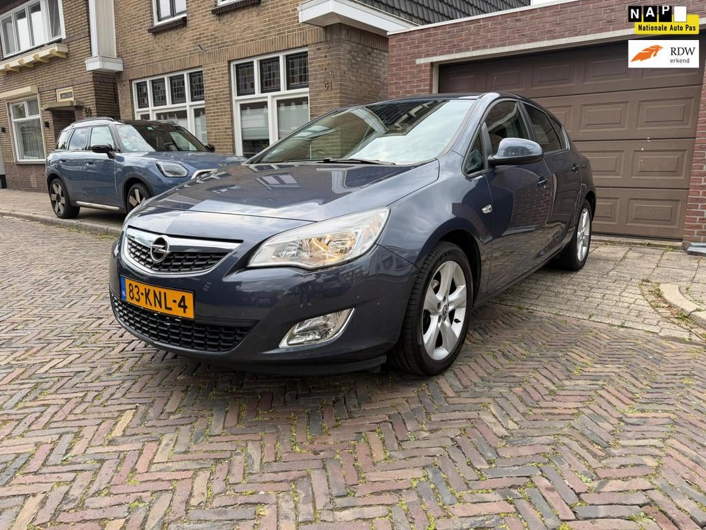 Opel Astra 1.6 Edition, Voorwielaandrijving, Euro 5, Stof, 680 kg