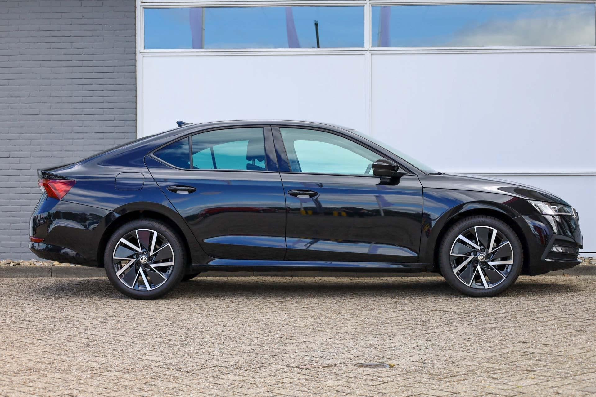 Skoda Octavia 1.0 TSI 110pk Business Edition | Parkeersensor, Auto's, Voorwielaandrijving, Gebruikt, Zwart, Origineel Nederlands