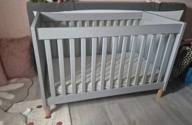 Grijze baby ledikant met matras, Ophalen, Gebruikt, Minder dan 140 cm, Matras