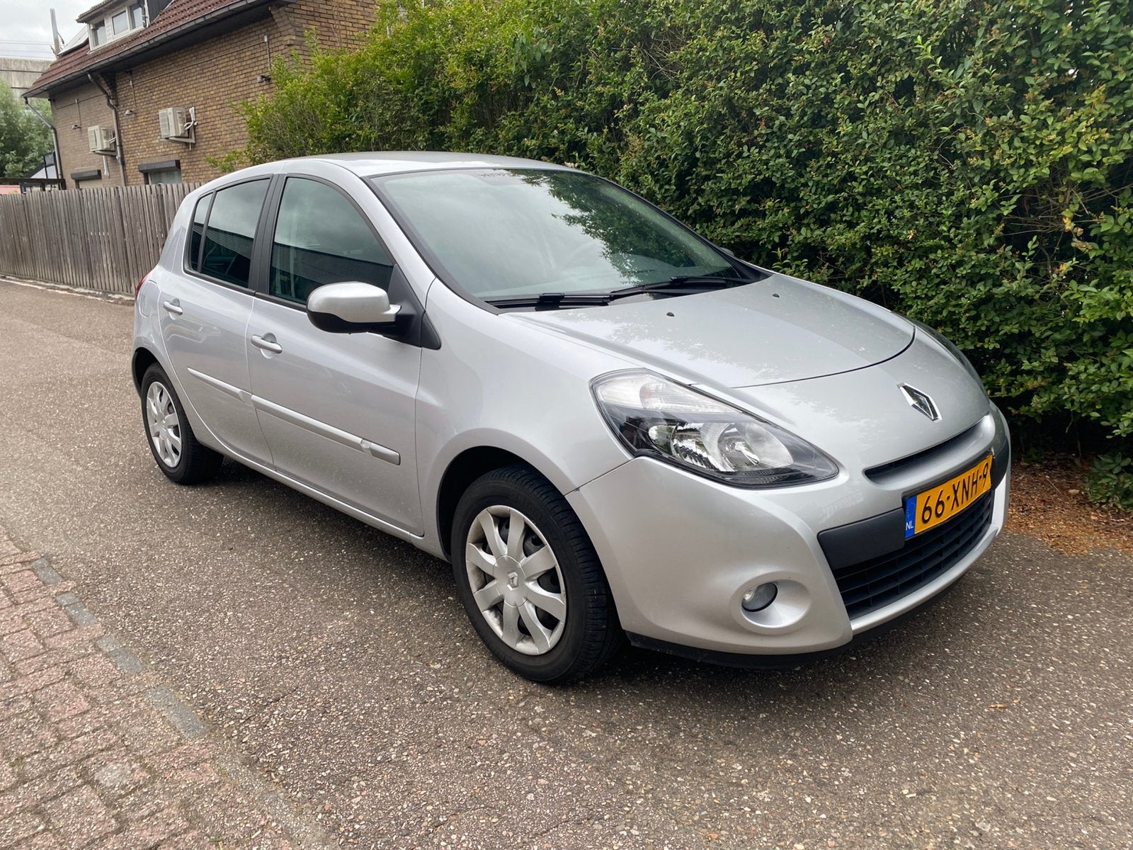 Renault Clio 1.2 16V 5-DRS 2012 izgst airco, Auto's, Voorwielaandrijving, Parkeersensor, 74 pk, 4 cilinders