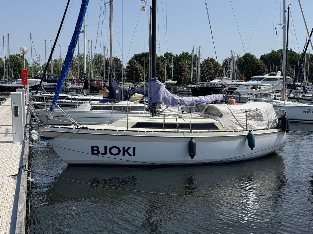 Friendship 28 zeiljacht zeilboot, 9 m, Gebruikt, Binnenboordmotor, IJsselmeerweg 6 Naarden
