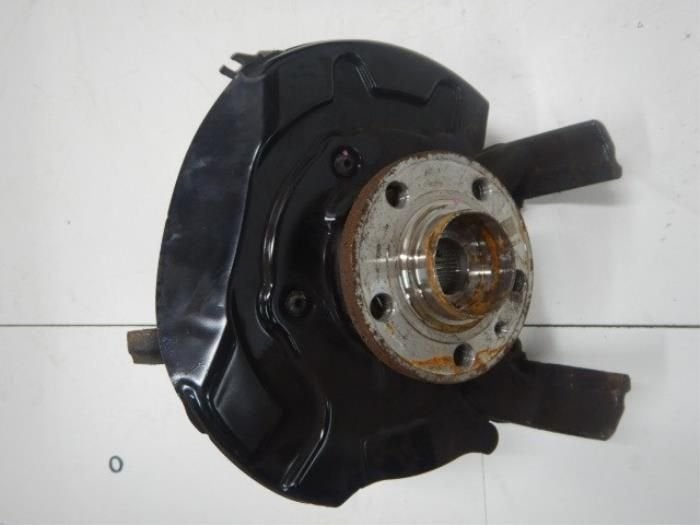 VW Polo 2G Fusee Rechts-Voor (2Q0407256AD), Ophalen of Verzenden, Gebruikt