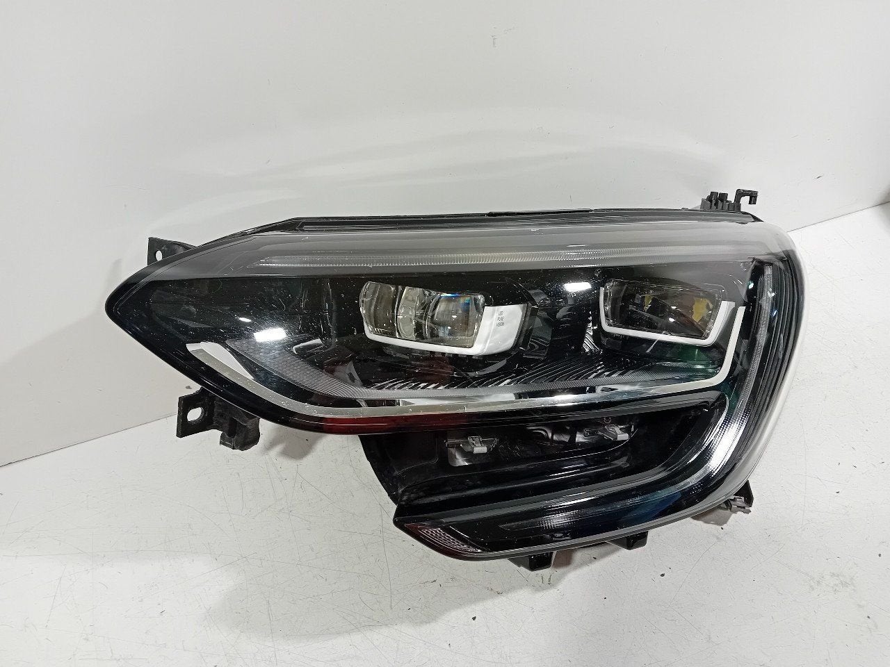 Koplamp links Renault Mégane, Auto-onderdelen, Verlichting, Onderdelen@venauto.nl, Van der Ven Autorecycling B.V., Gebruikt, Ettenseweg 76, 4706 PB Roosendaal, The Netherlands
