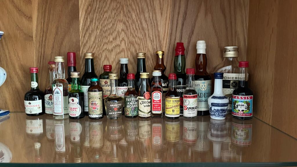 Verzameling van diverse miniatuur sterke dranken, Ophalen of Verzenden, Gebruikt