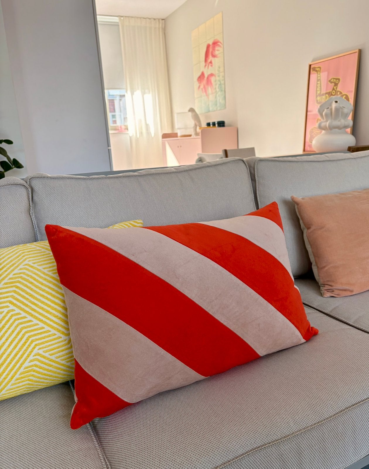 Hk living diagonaal gestreept rood roze, Huis en Inrichting, Woonaccessoires | Kussens, Overige merken, Inclusief binnenkussen
