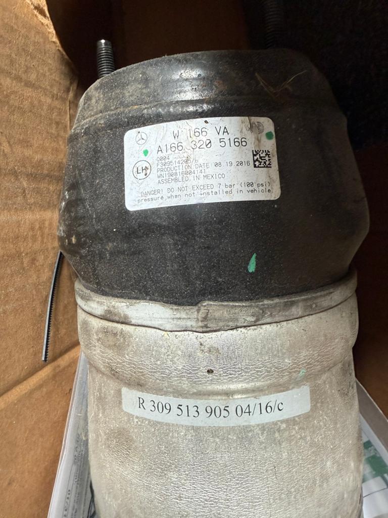 Luchtveringen Mercedes A1663201413 / A1663205166, Ophalen, Gebruikt, Mercedes-Benz