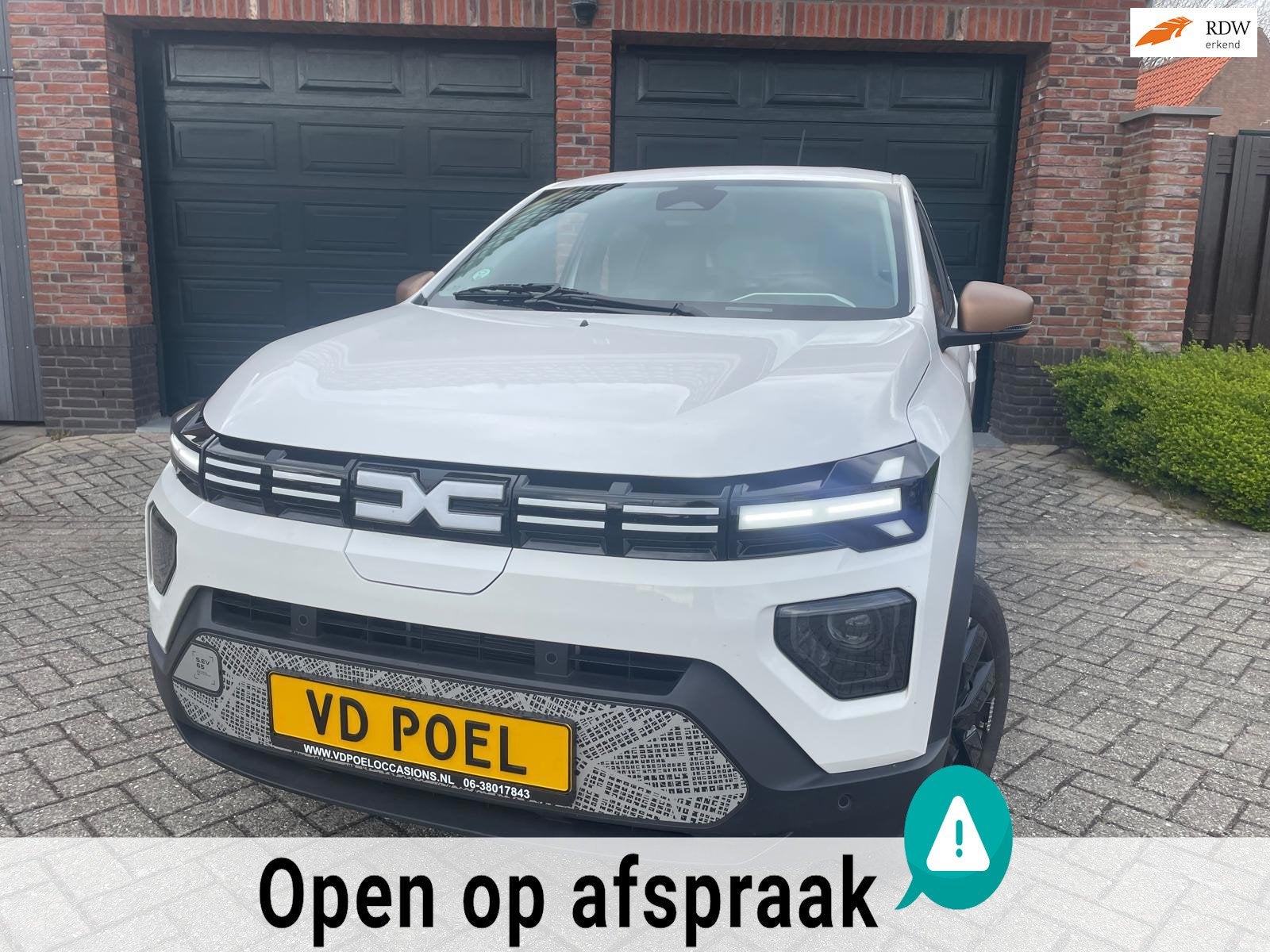 Dacia Spring Extreme 65 26.8 kWh NIEUWSTAAT NAVI AIRCO PDC, Auto's, Dacia, Gebruikt, Parkeersensor, 4 stoelen, Leder en Stof