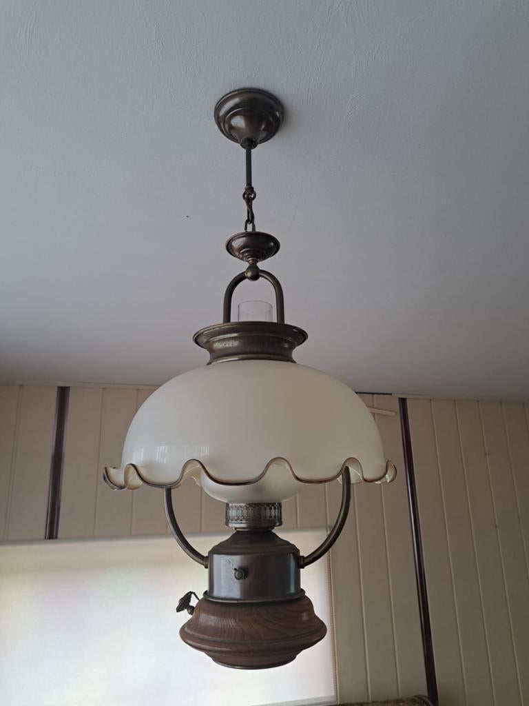Vintage hanglamp met melkglazen kap - omgebouwde olielamp, Antiek en Kunst, Antiek | Lampen, Ophalen