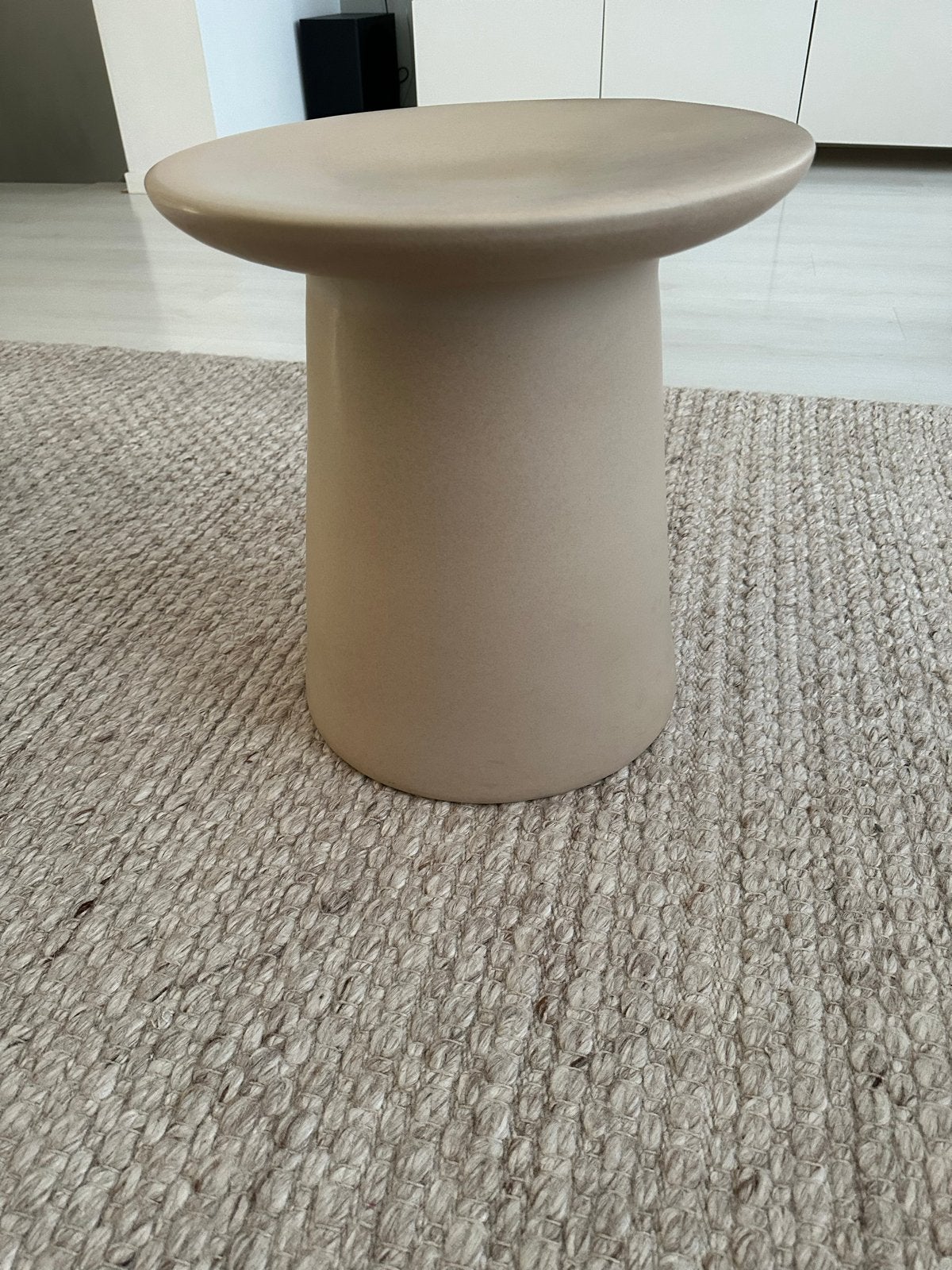 HKLiving bijzettafel Earthenware side table M, Ophalen, Minder dan 55 cm, Rond, Zo goed als nieuw