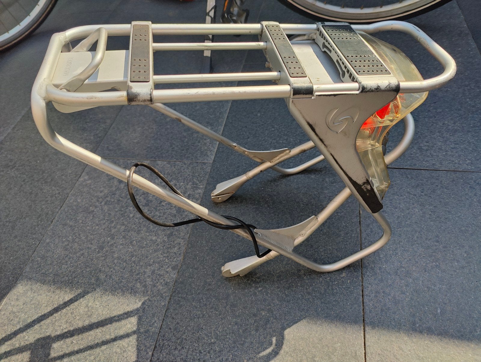 2xFietsdragers Sparta  met achterlicht - Gebruikt, Fietsen en Brommers, Ophalen of Verzenden, Gebruikt
