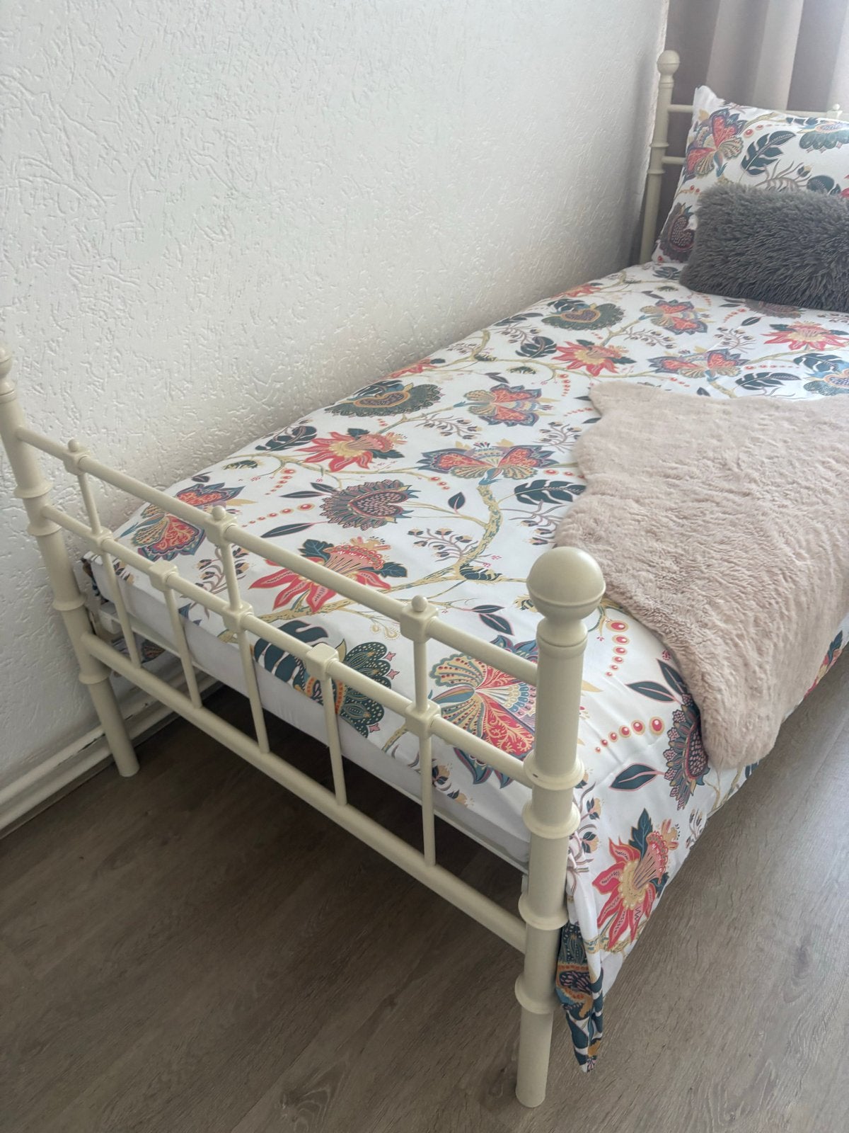 IKEA Eenpersoonsbed - Crèmekleurig Metaal, Ophalen, Gebruikt, 90 cm, Eenpersoons
