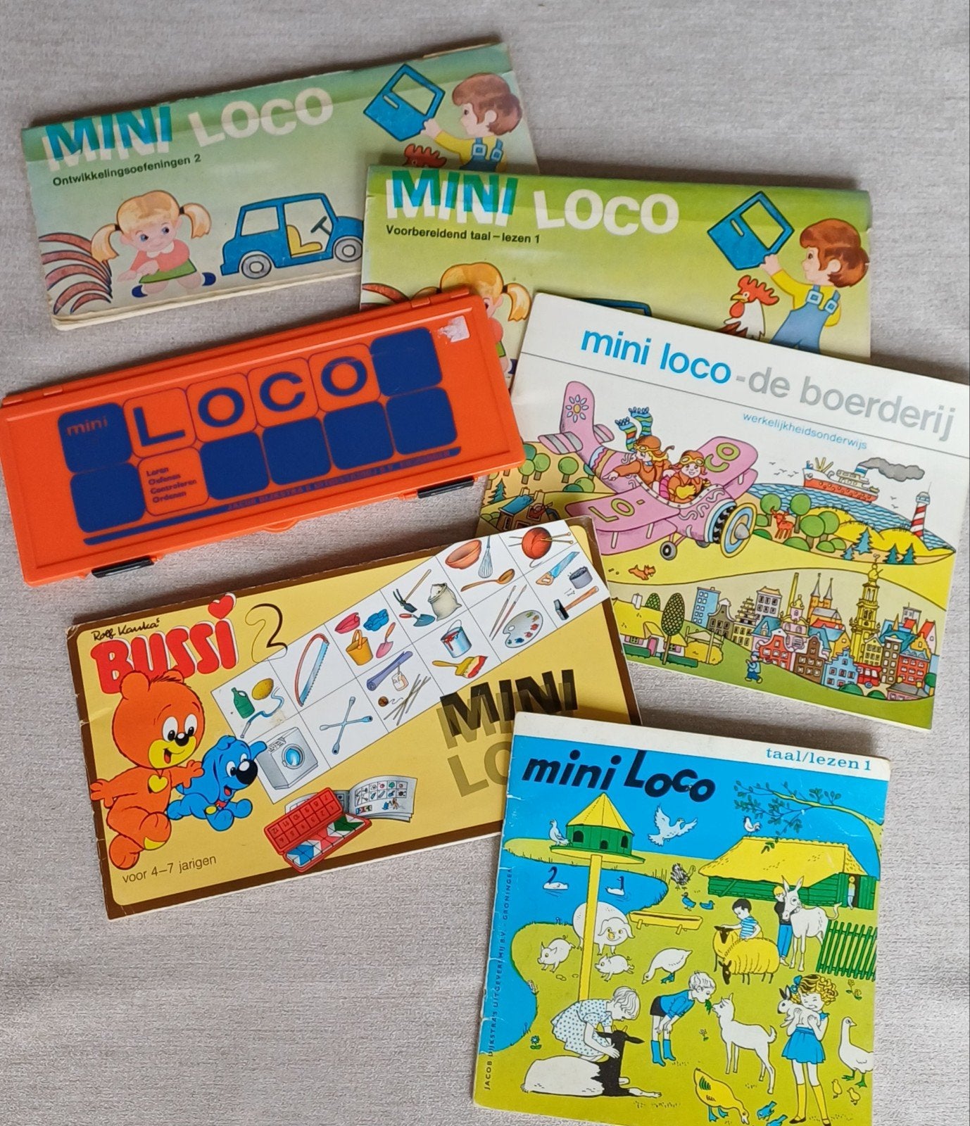 Mini loco set, doos met 5 boekjes., Ophalen of Verzenden, Gelezen