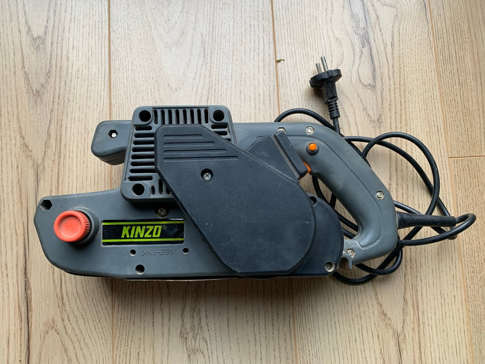 Kinzo schuurmachine, Ophalen of Verzenden, Gebruikt, Minder dan 600 watt, Bandschuurmachine