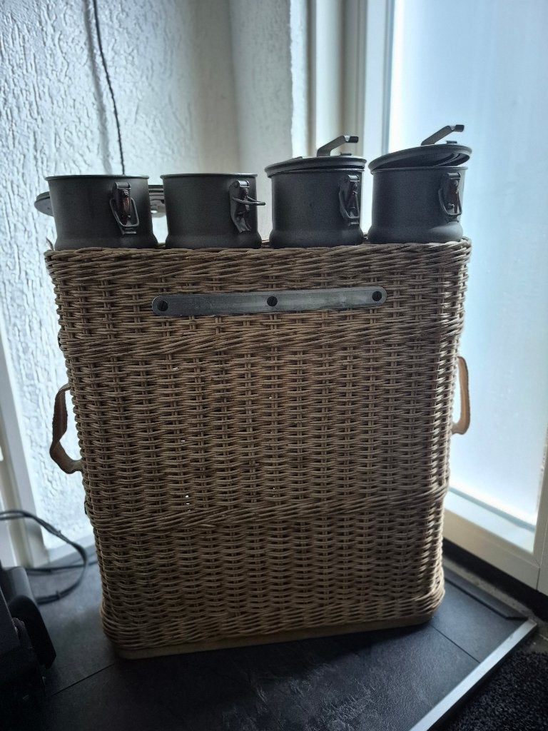 mand voor kanonhulzen Hulzenmand ww2, Verzamelen, Ophalen of Verzenden, Duitsland, Hulzen of Bodemvondsten