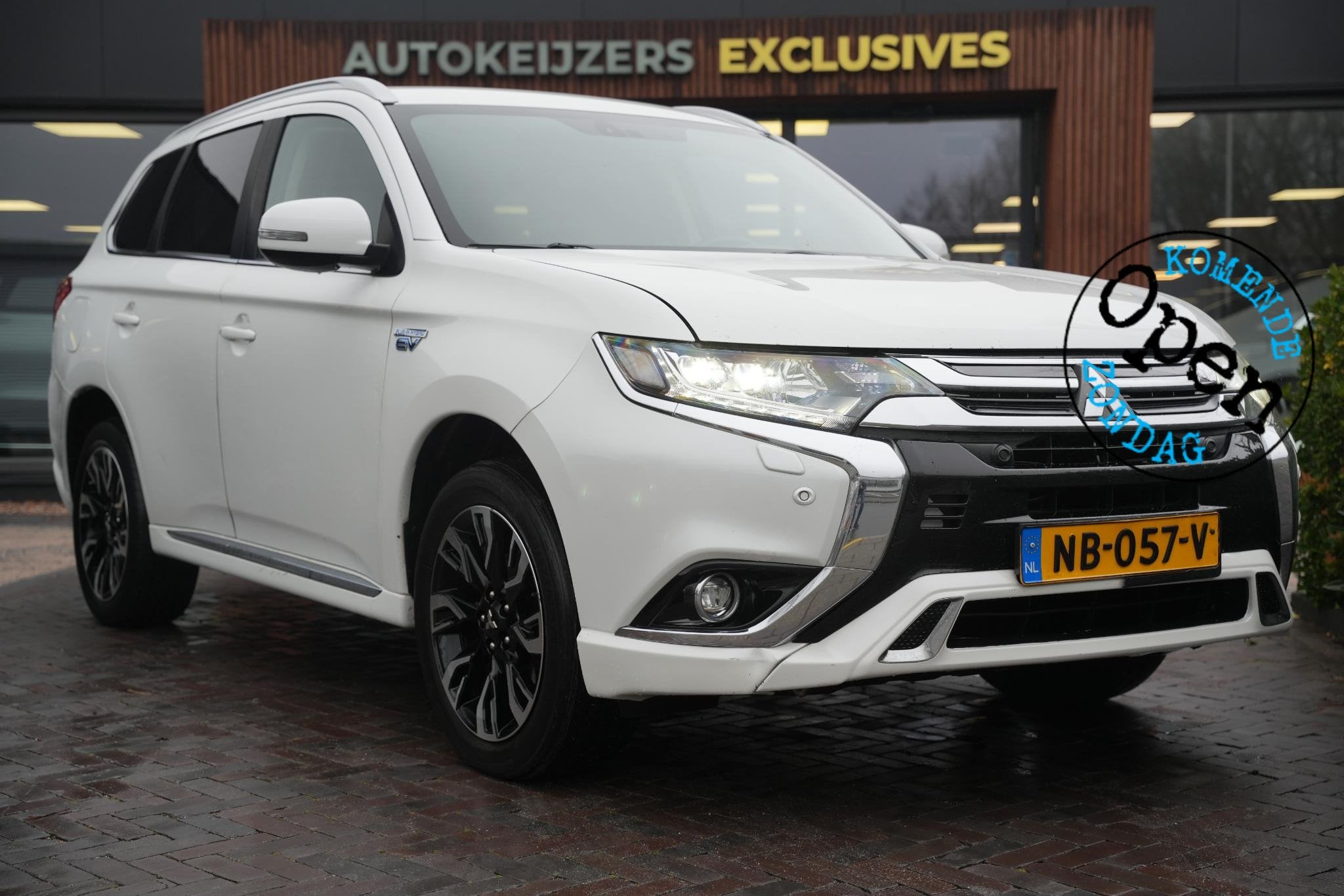 Mitsubishi Outlander 2.0 PHEV Premium Leer camera stoelverwa, Auto's, 1998 cc, Euro 6, 4 cilinders, Wit