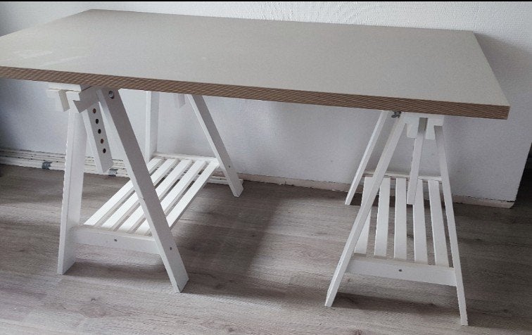 Ikea Mittback Schhragen bureau desk tafelblad, Ophalen, Gebruikt