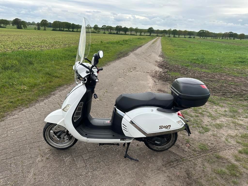 AGM LX50 scooter 3900km (zeldzaam model), Zo goed als nieuw, Benzine, Ophalen, Overige merken