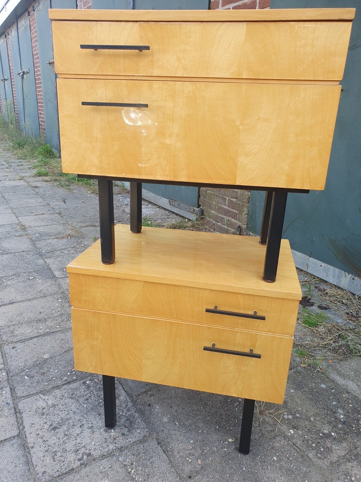 Vintage nachtkastjes.