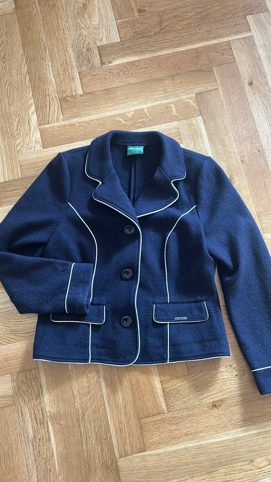 Geiger donkerblauw wollen jasje 42 heel mooi, Blauw, Maat 42/44 (L), Ophalen of Verzenden, Jasje