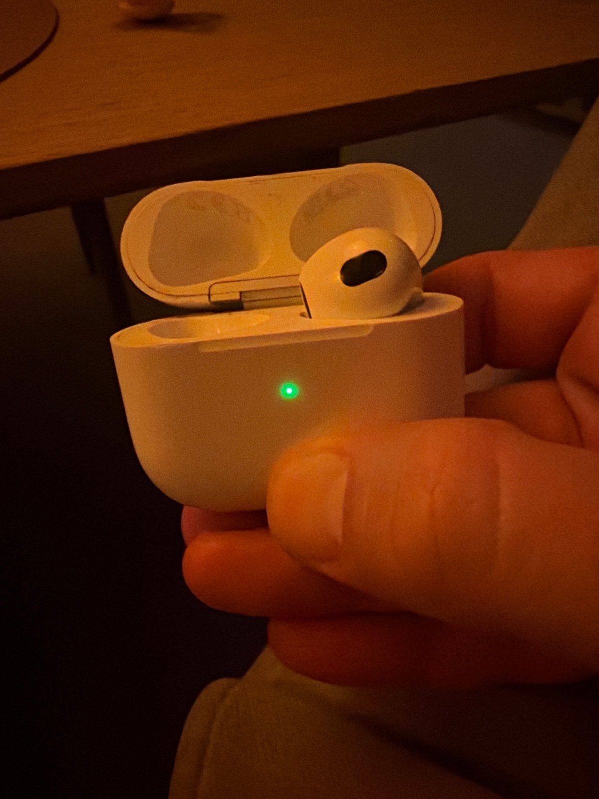 Apple AirPods Case (geen oortjes) USBC, In-ear, Ophalen of Verzenden, Wit, Draadloos