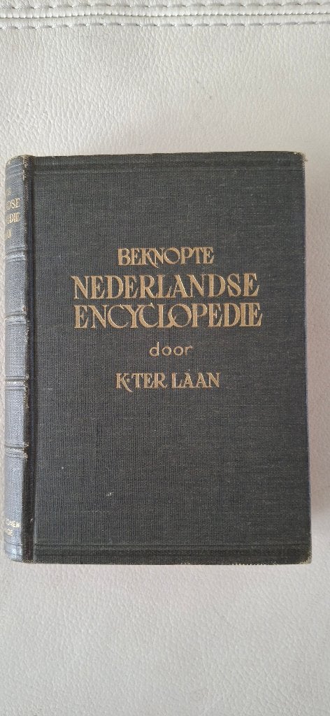 Beknopte Nederlandse Encyclopedie  (1947), Boeken, Gelezen, Complete serie, K ter Laan, Ophalen of Verzenden
