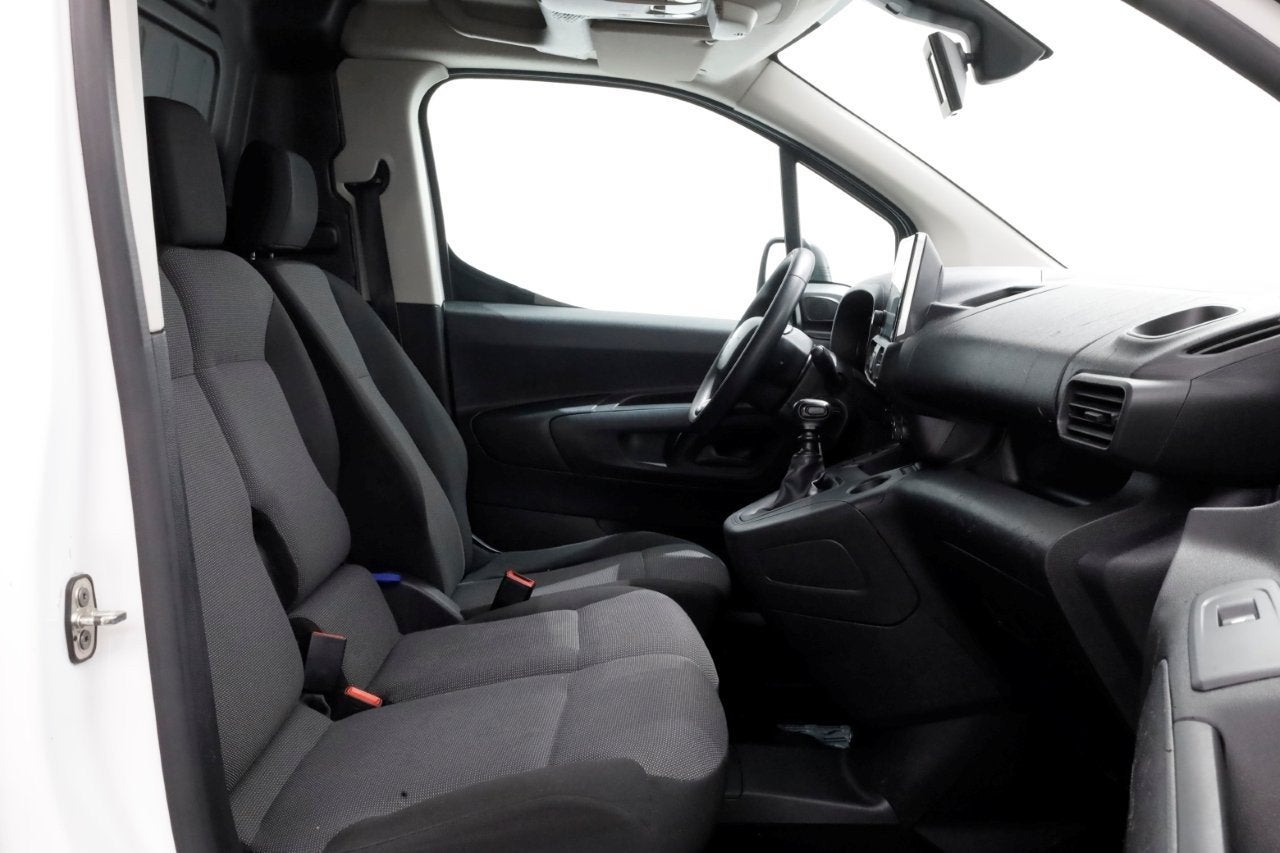 Citroën Berlingo 1.2 PureTech 110pk Benzine Airco/Navi/Came, Gebruikt, 1199 cc, Citroën, Wit