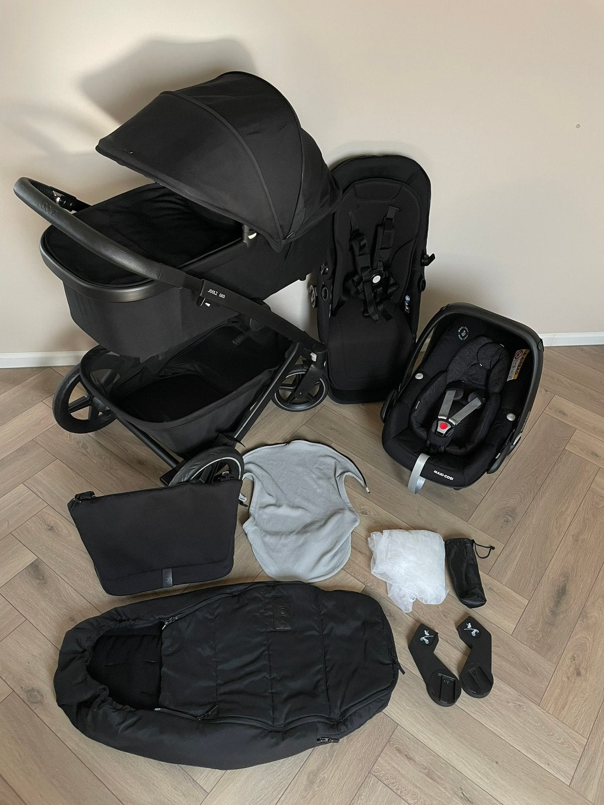 Complete set van de Joolz Geo3 in de kleur Space black!!, Zo goed als nieuw, Combiwagen, Verstelbare duwstang, Ophalen