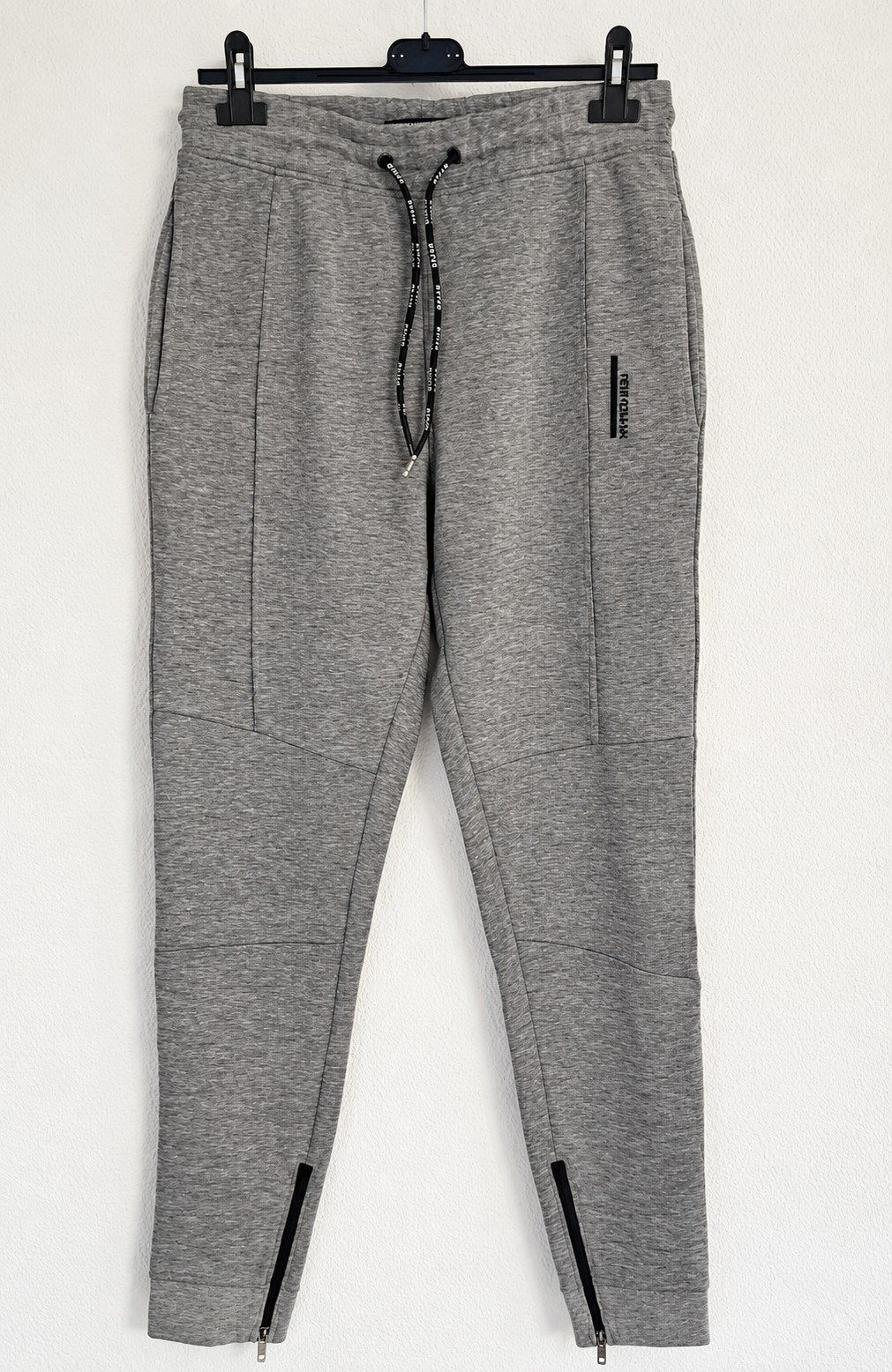 Nieuwe Grijze slim fit jogger – Clockhouse – maat S, Kleding | Heren, Nieuw, Ophalen of Verzenden, CLOCKHOUSE, Grijs