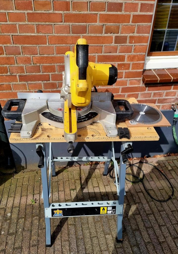 DeWalt 777-QS Verstek Afkortzaag met Topcraft Workmate., Gebruikt, DeWalt, 70 mm of meer, Ophalen of Verzenden
