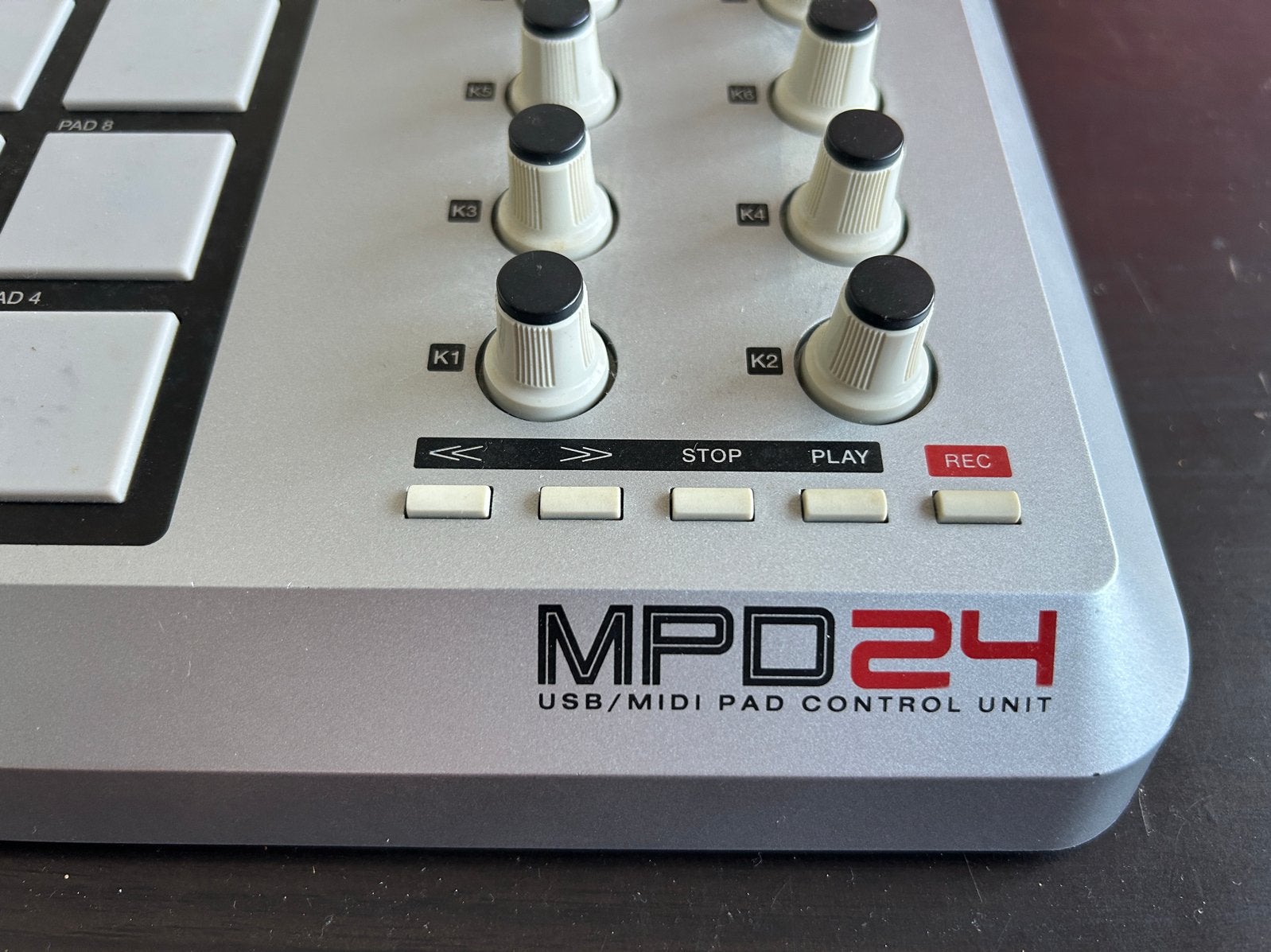 Akai MPD24 USB/MIDI Pad Controller - Perfect voor beats, Overige merken, Gebruikt, Met midi-aansluiting, Overige aantallen