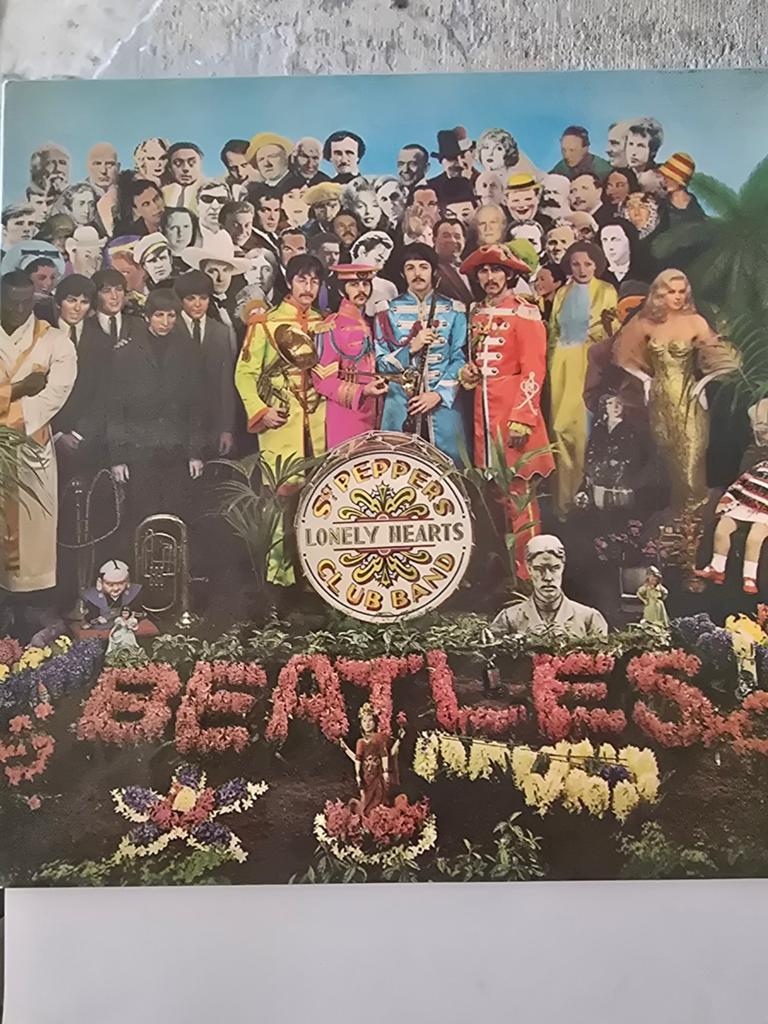 The Beatles - Sgt. Pepper's Lonely Hearts Club Band LP, Gebruikt, Ophalen of Verzenden, Gatefold hoes, 12 inch