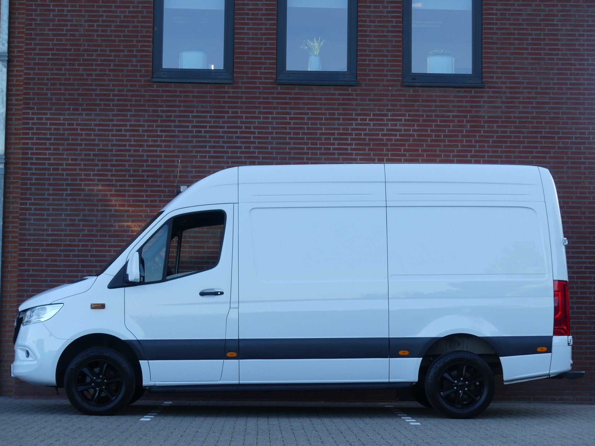 Mercedes-Benz Sprinter 317 CDI Nieuw model Navigatie/Camera/, Auto's, Automaat, Dealer onderhouden, Achterwielaandrijving, Gebruikt