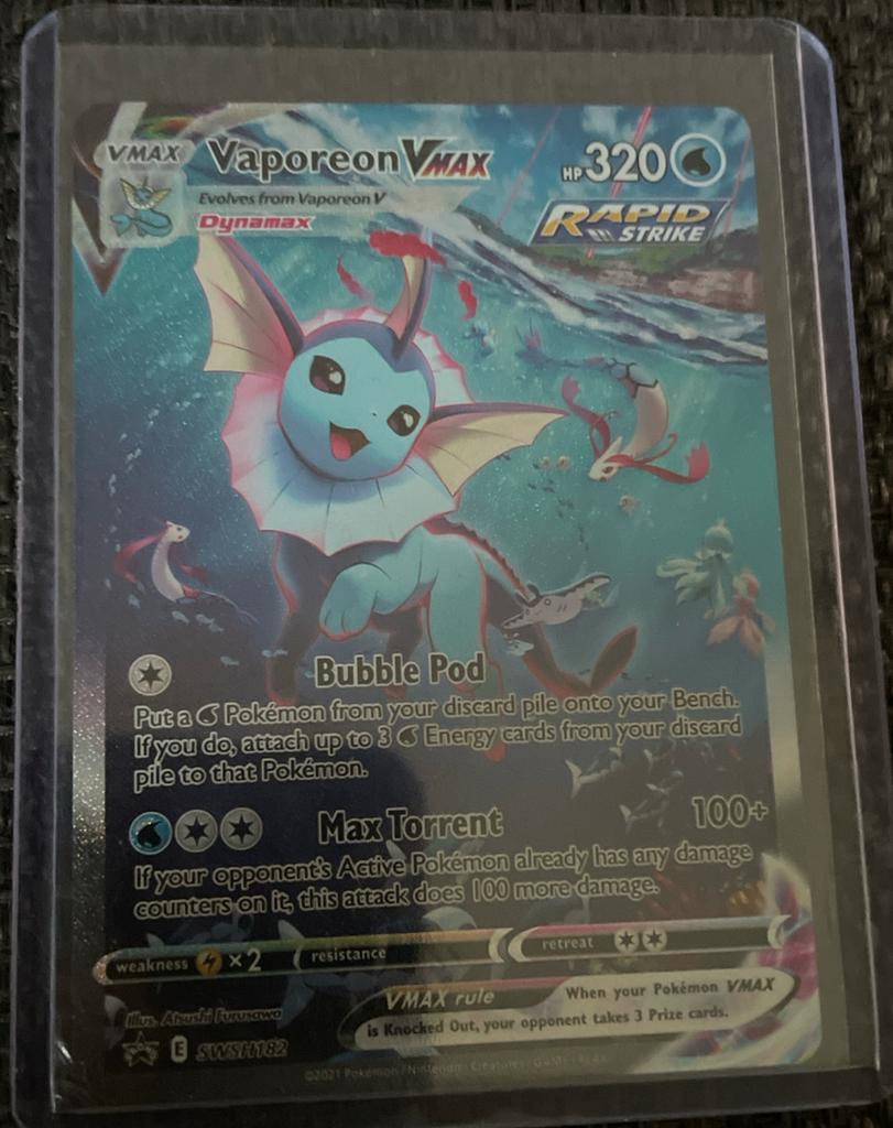 Vaporeon VMAX SWSH182 Pokémon Kaart - Rapid Strike, Ophalen of Verzenden, Zo goed als nieuw, Losse kaart, Foil