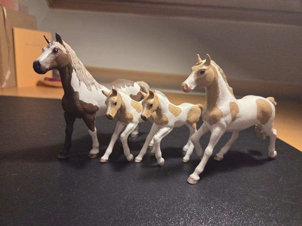 Paint horse familie schleich, Ophalen of Verzenden, Zo goed als nieuw, Paard, Beeldje of Figuurtje