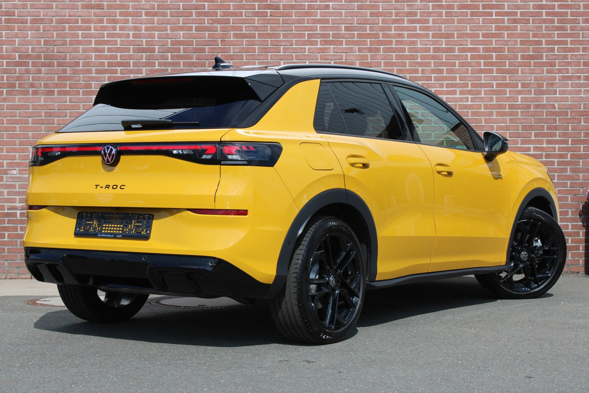 Volkswagen T-Roc 1.5 eTsi 150PK R-Line Edition |ACC|19-INCH|, Auto's, Volkswagen, 1374 kg, 730 kg, 4 cilinders, 150 pk