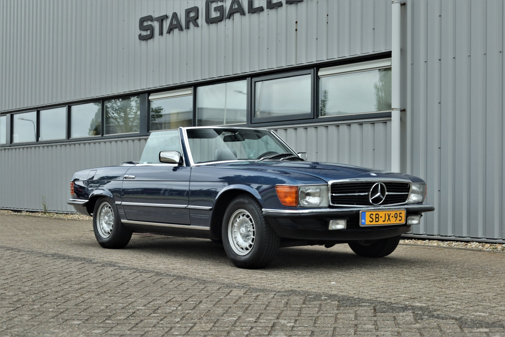 Mercedes-Benz SL-Klasse 280 SL roadster 76940km (bj 1985), Auto's, Oldtimers, Automaat, Achterwielaandrijving, Cabriolet, Blauw